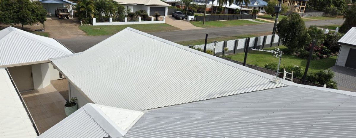 pressure cleaning of house roof in townsville qld
